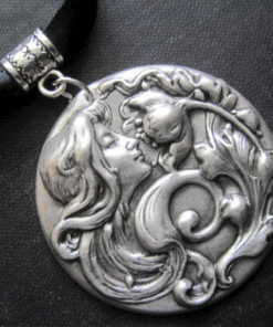 Roman goddess Flora Greek Chloris flowers ancient mythology jewelry choker necklacke pendant